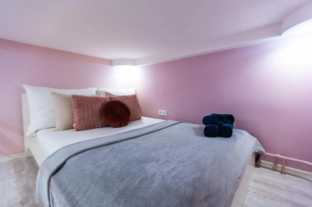 Appartamento Harmony Residency - 4 Bedrooms Budapest Ungheria
